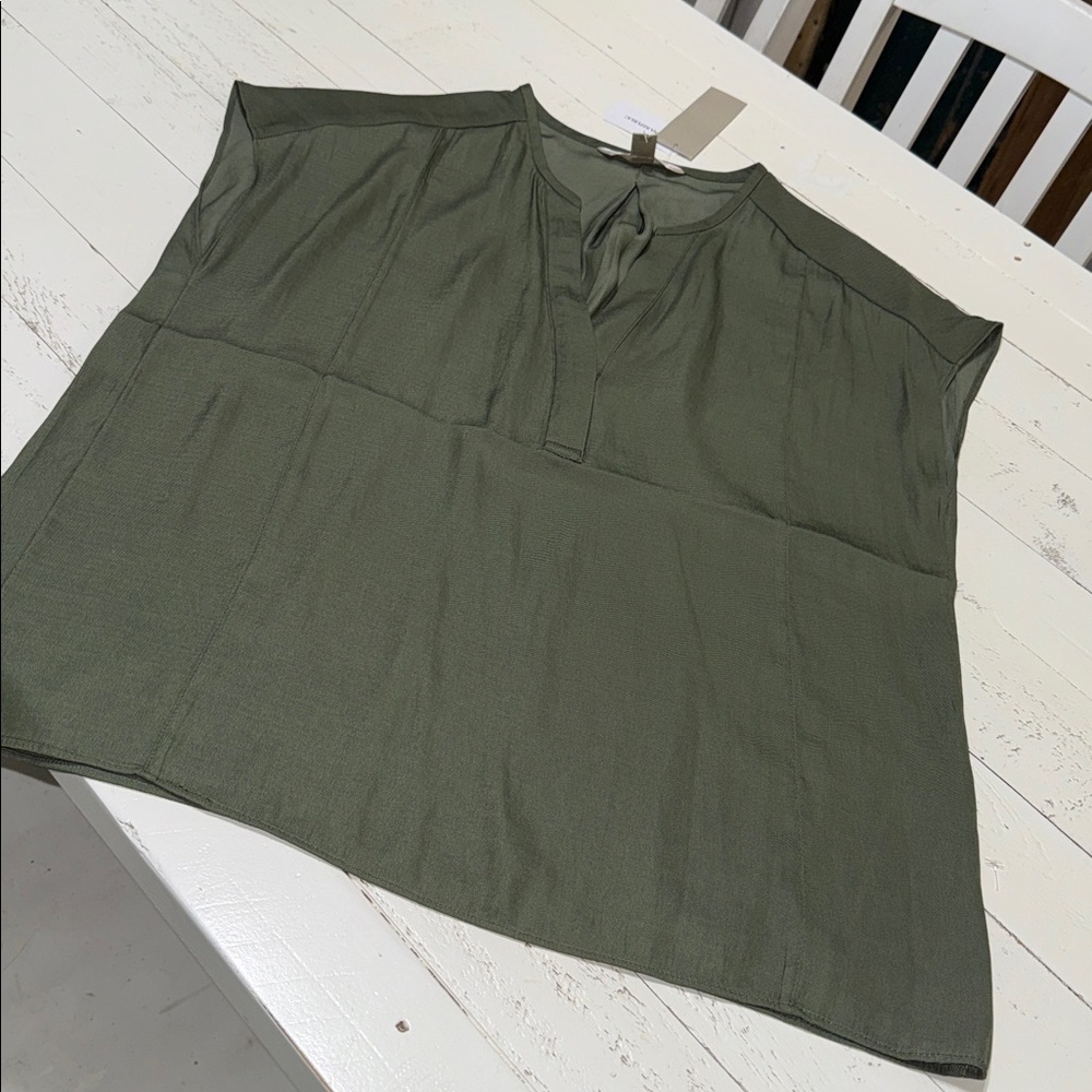 Banana republic sm sage Green Women's sleeveless Top NWT - Picture 7 of 10